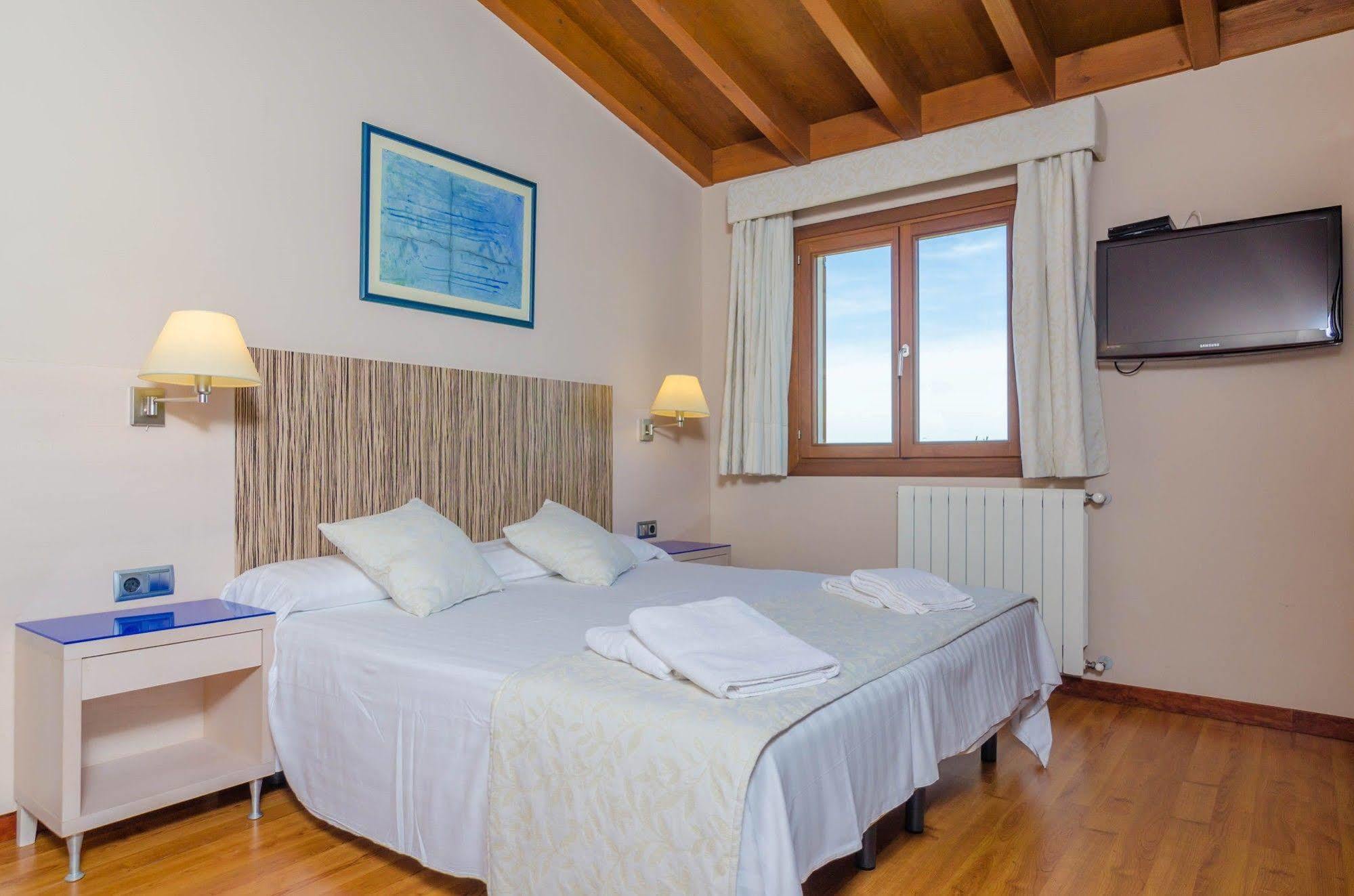 Short De Conies 2 Villa