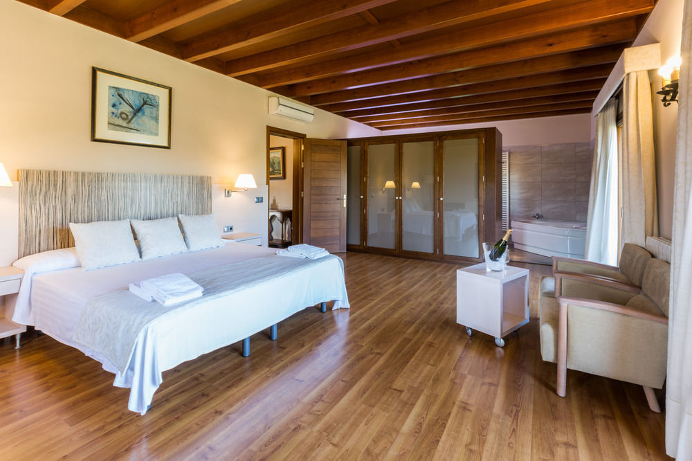 Villa Short De Conies 2